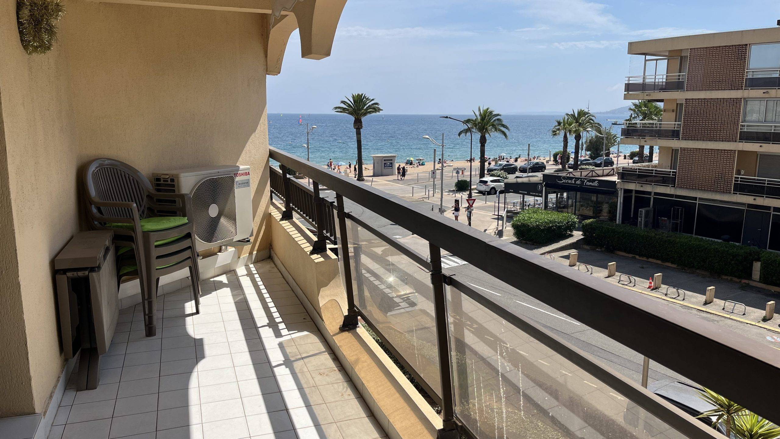 appartements-vacances-saint-raphaël-acapulco-balcon